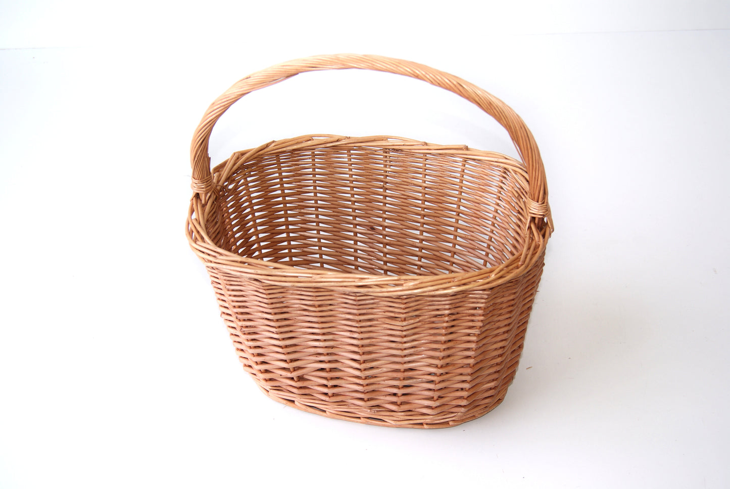 Bykurv oval af rødpil L 42 x B 30 x H 24/38 cm