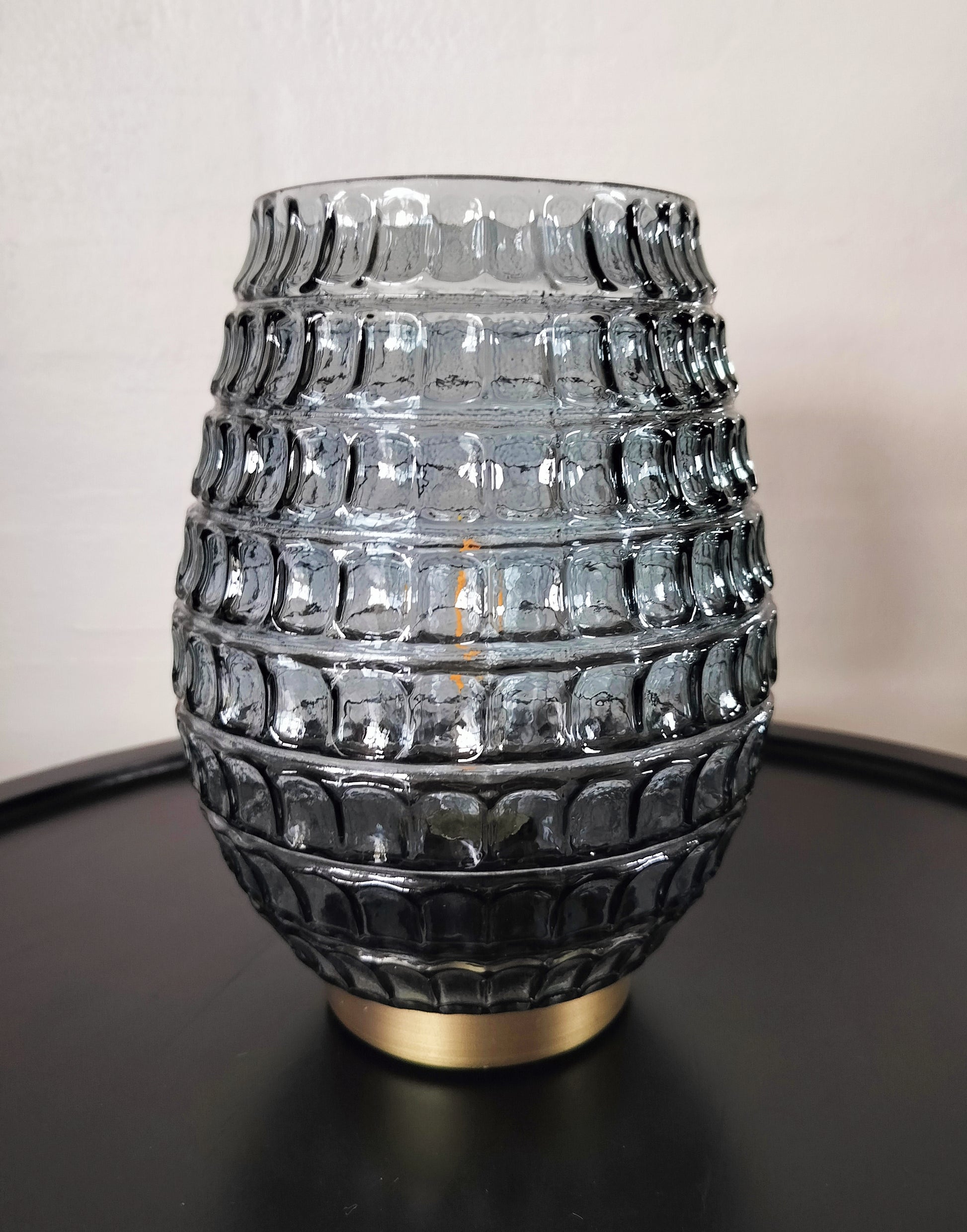 Blå LED bordlampe med rude mønster uden tændt lys