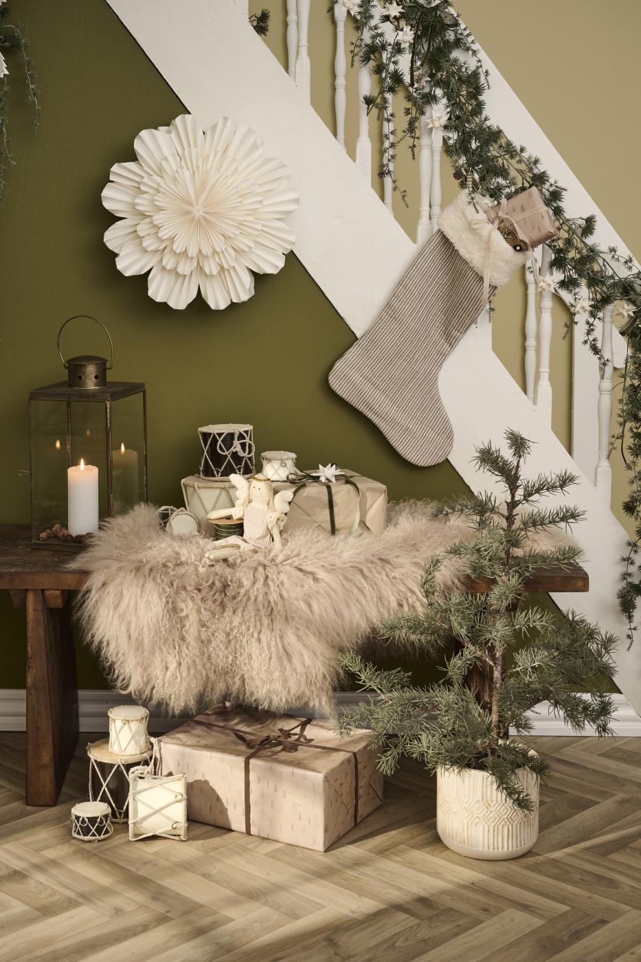 Ib Laursen - kunstigt cedertræ i sort potte H 60 cm