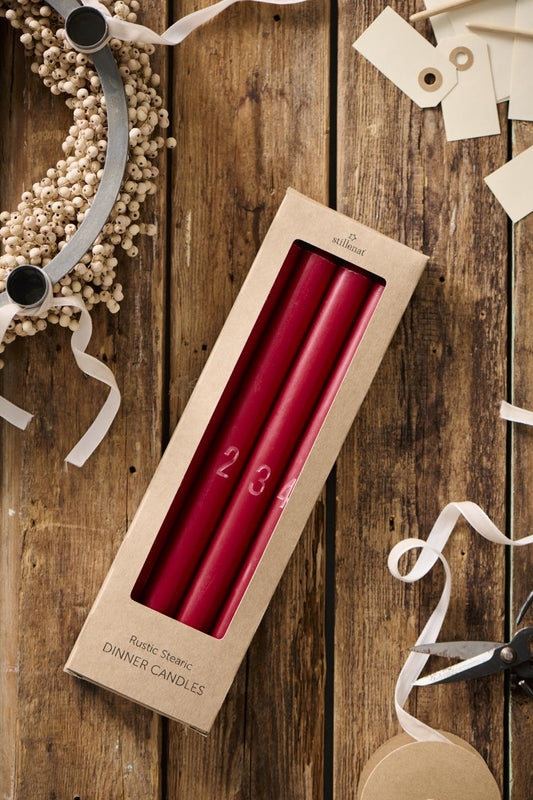 Ib Laursen - Adventslys 1-4 RØDE kronelys med rustik prægede tal