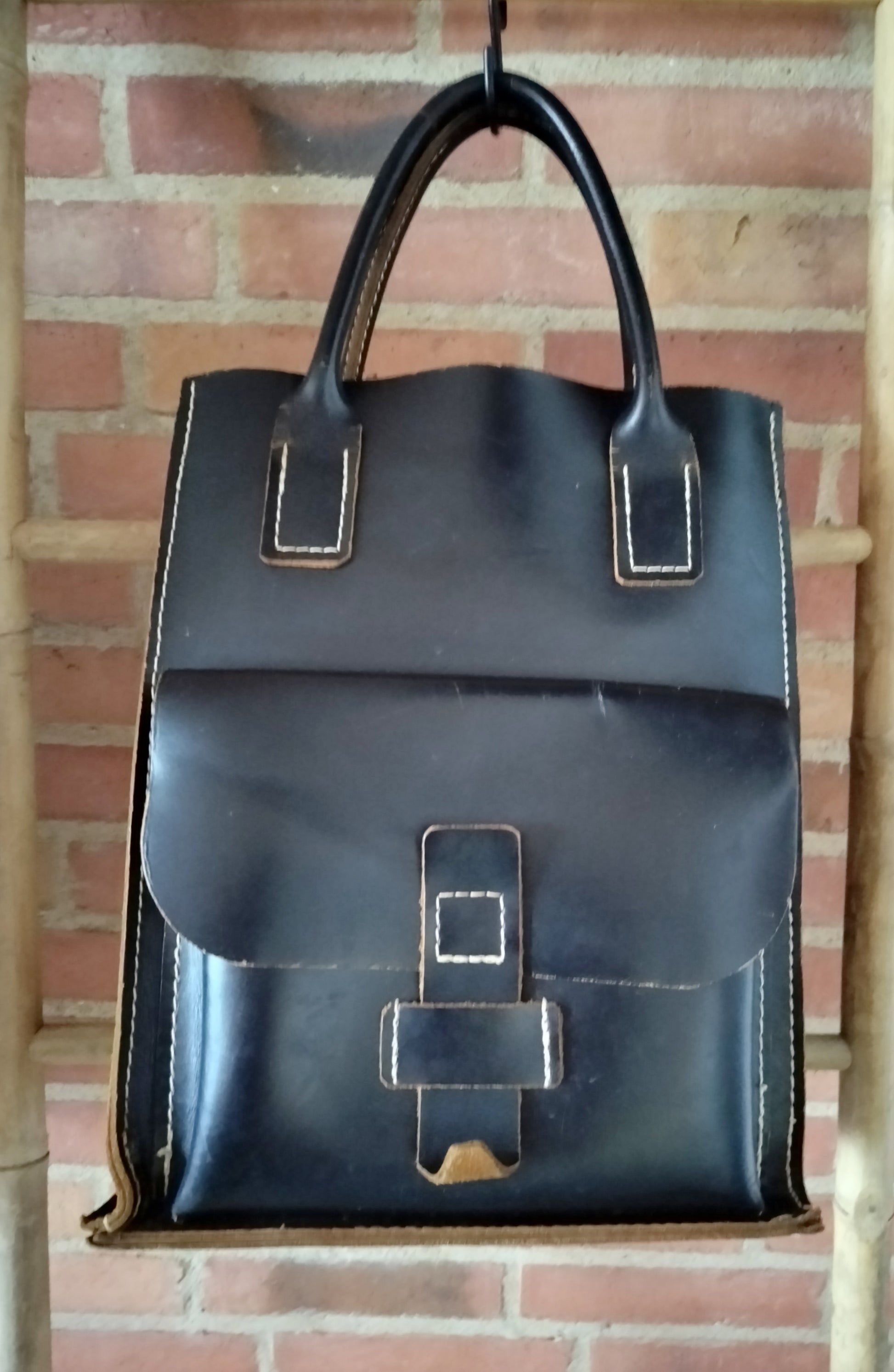 Secondhand - sort shopper af kernelæder