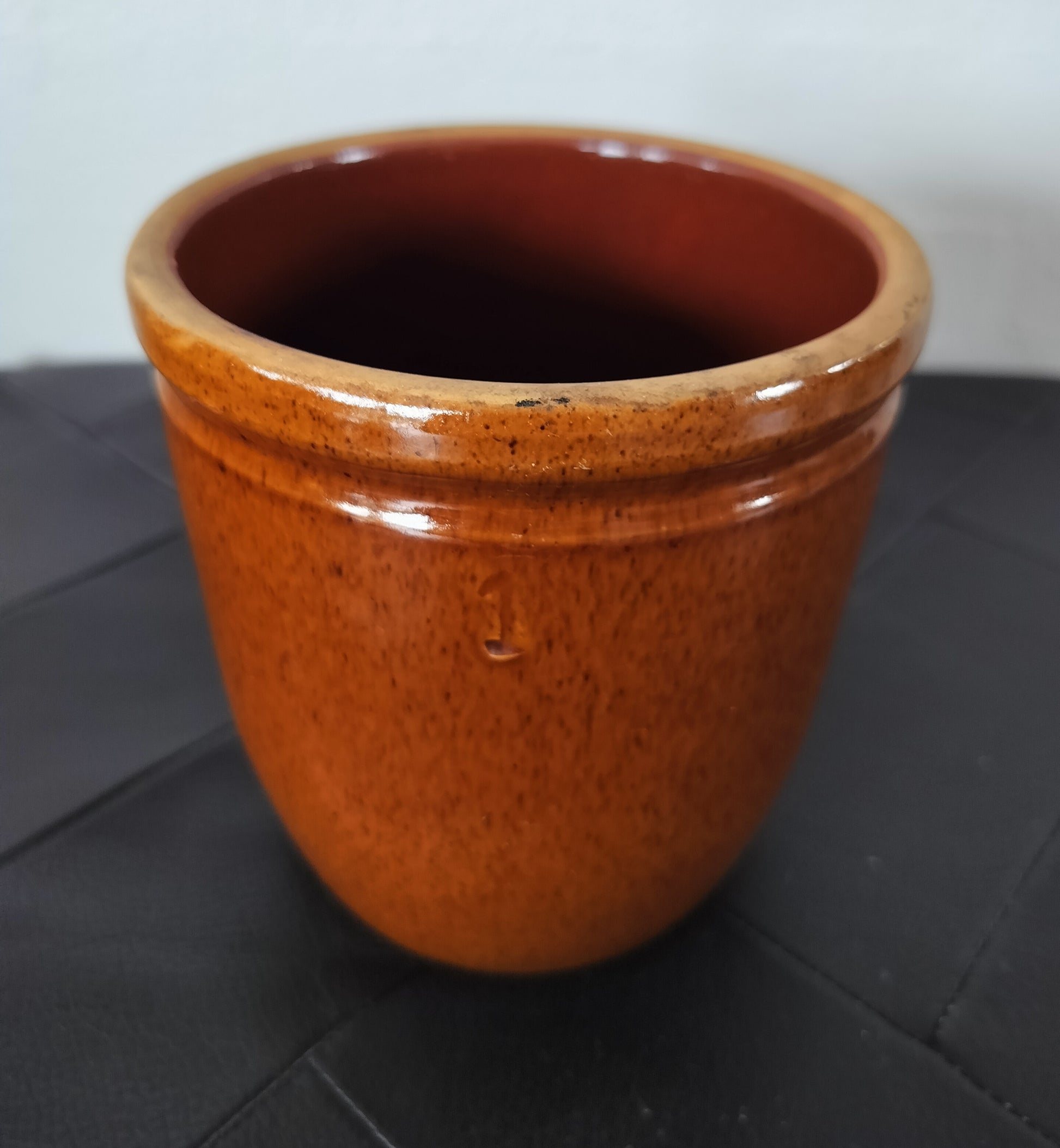 lille brunmeleret syltekrukke Ø 13 x H 13,7 cm