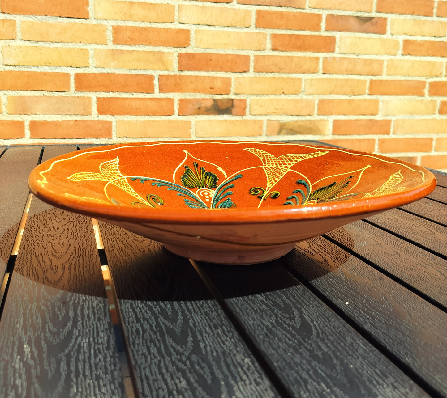 Secondhand - Dekoreret Lerfad  Ø 33 cm og H 7,5 cm.