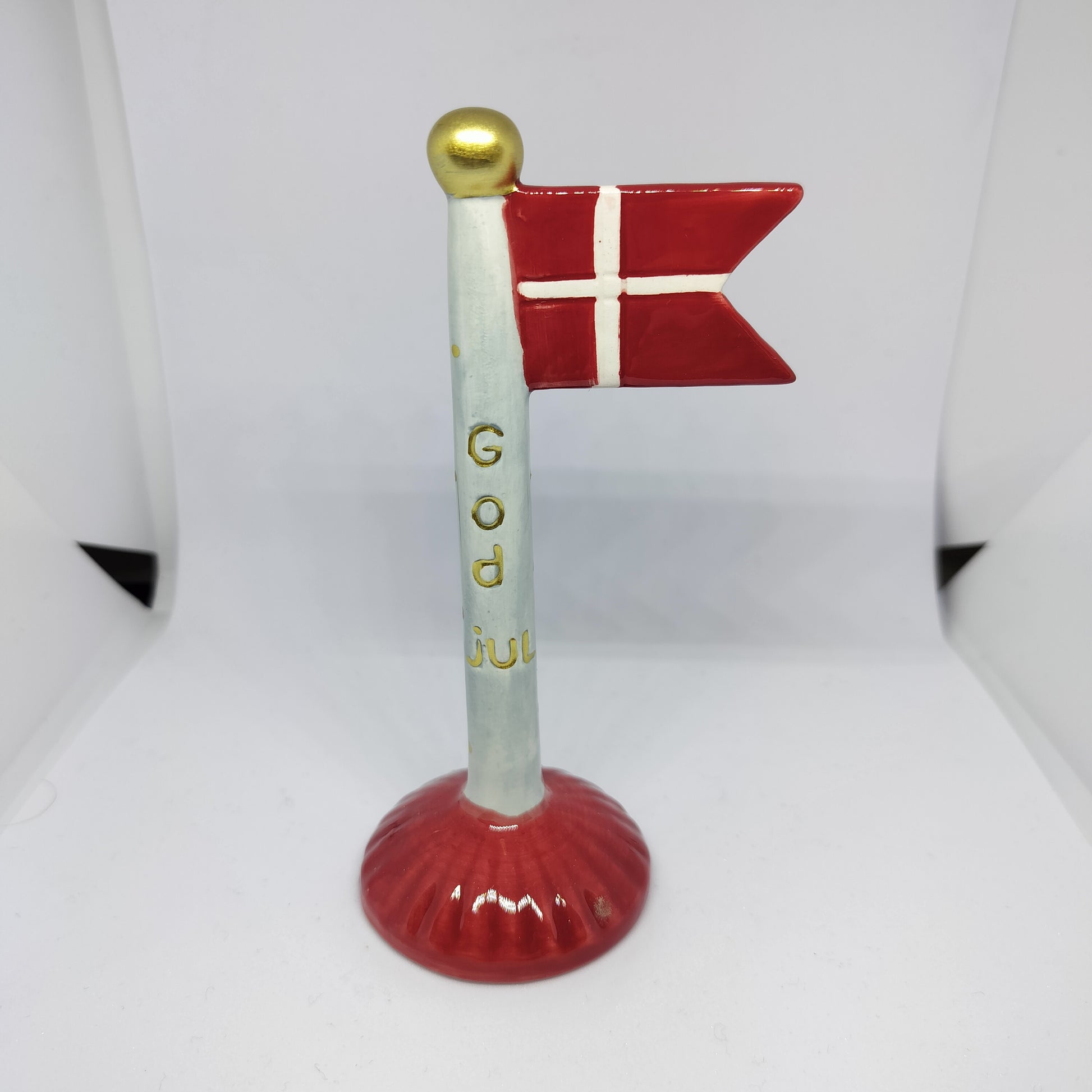 god jul flag - Grå-blå på rød fod med guldfarvet tekst og prikker