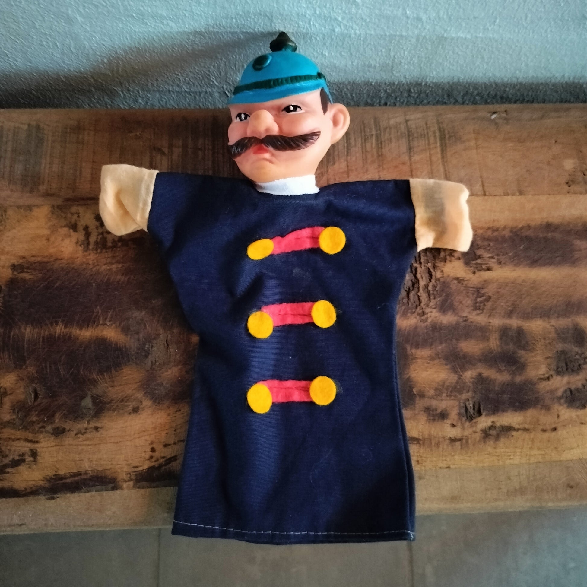 Hånddukke til dukketeater