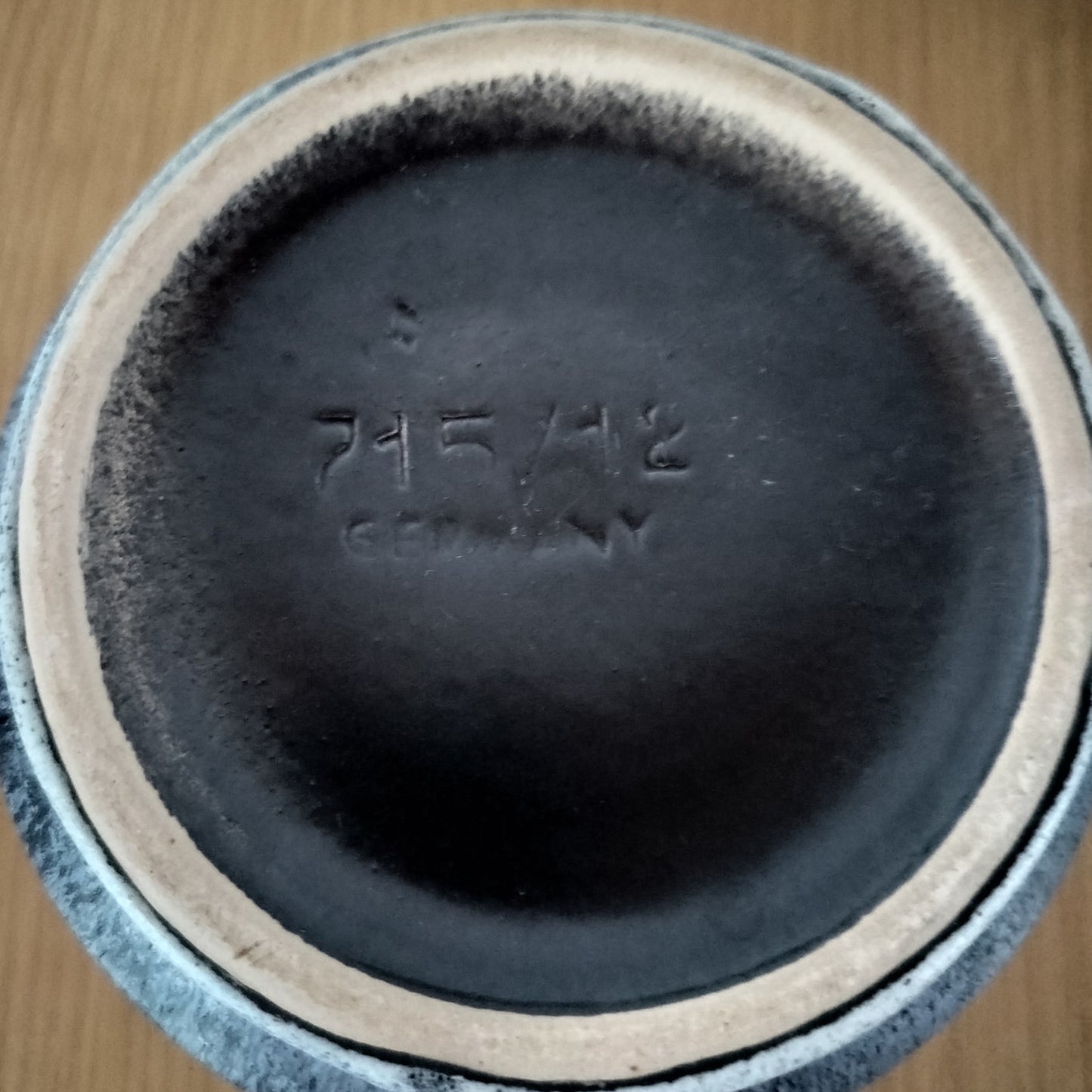 Secondhand - Retro potteskjuler blågrå og røde farver, bunden