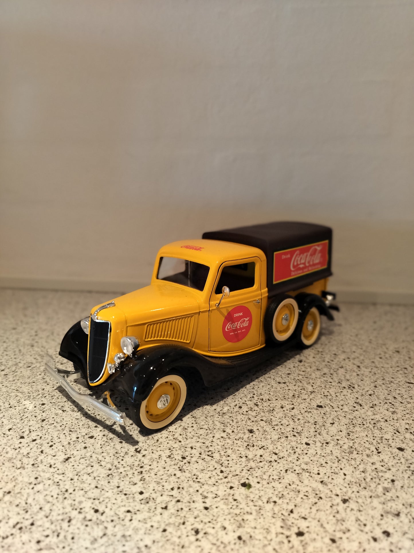 Secondhand - Coca Cola model bil