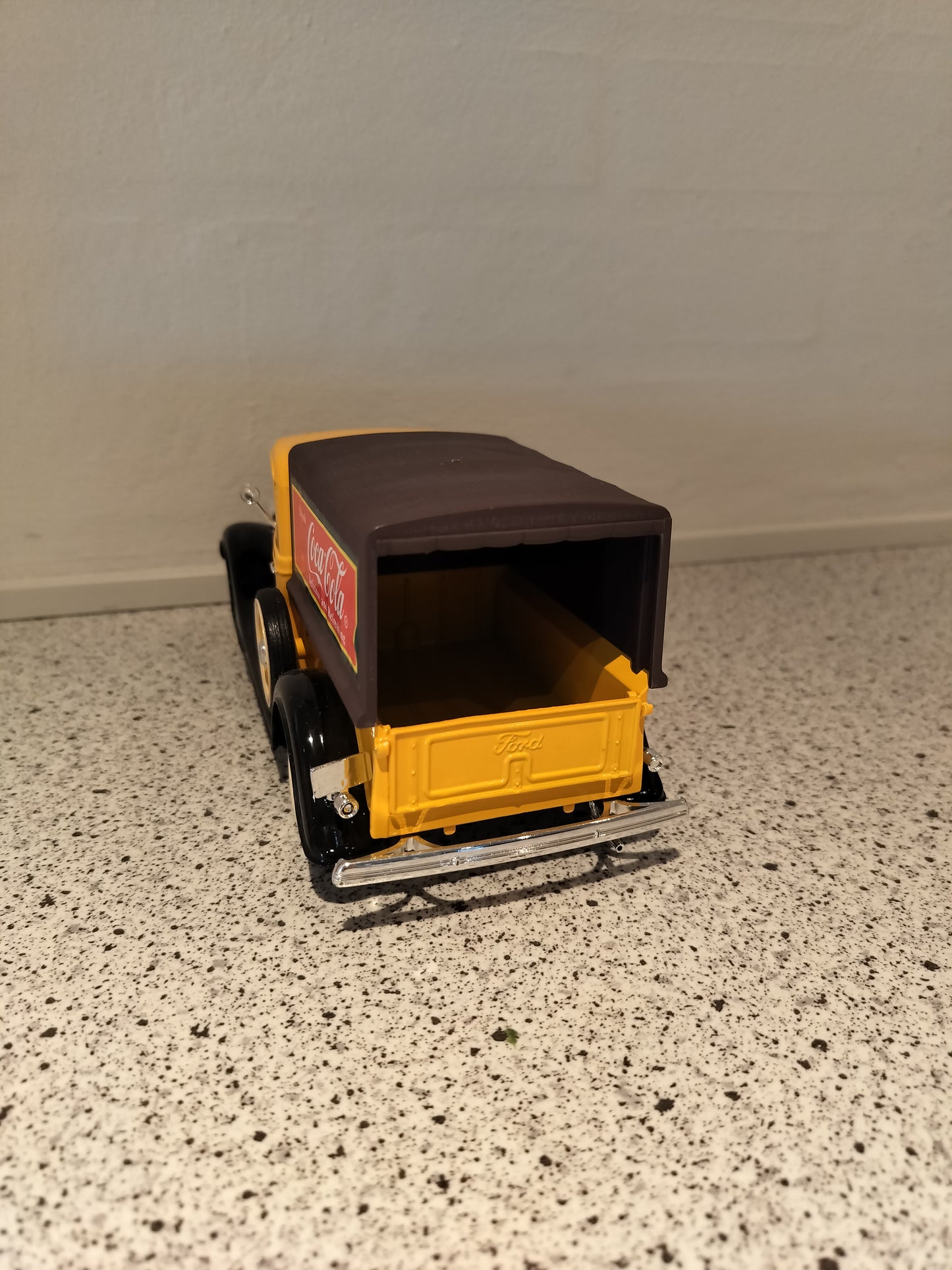 Secondhand - Coca Cola model bil