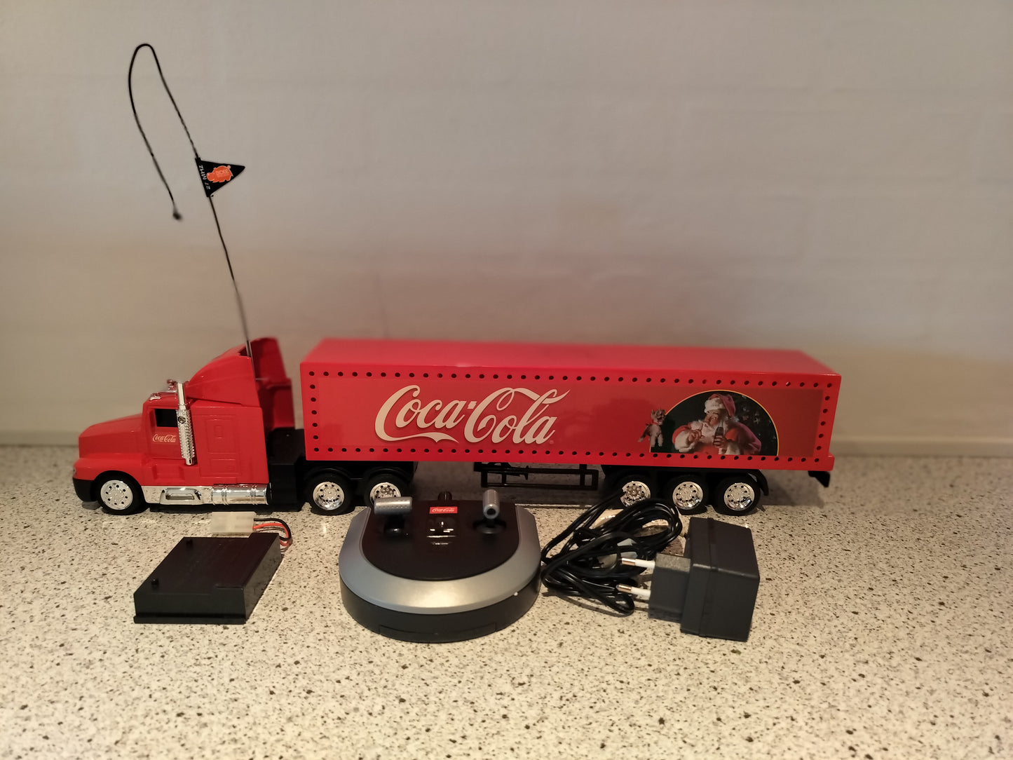 Secondhand - Coca Cola model lastbil med fjernbetjening