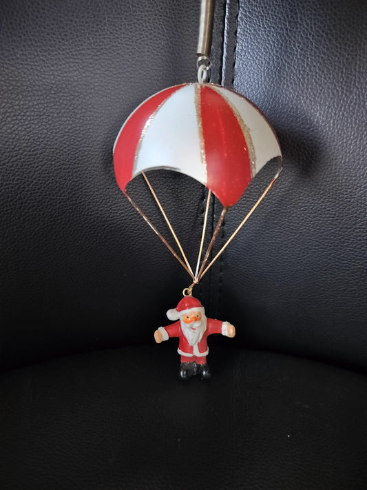Speedtsberg - Julemand i faldskærm, model 1