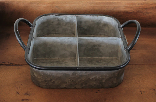 Ib Laursen - Lille metalbakke med 4 rum og håndtag