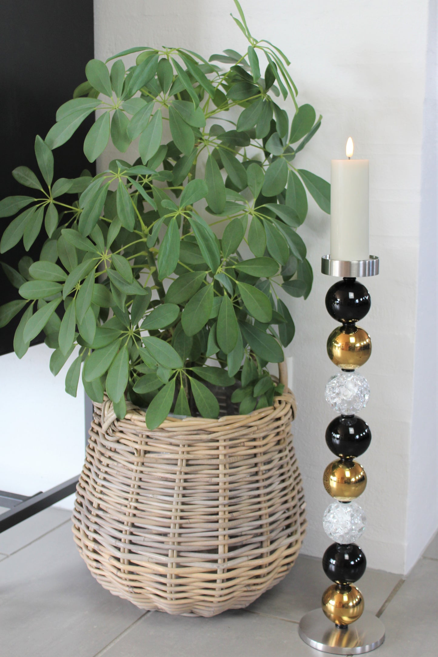 My Candle - Lysestage til bloklys i børstet stål med 8 kugler, model 9201