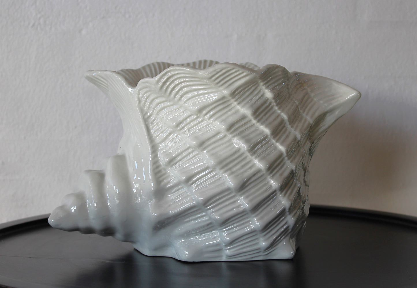 Secondhand - Hvid konkylie vase/potteskjuler