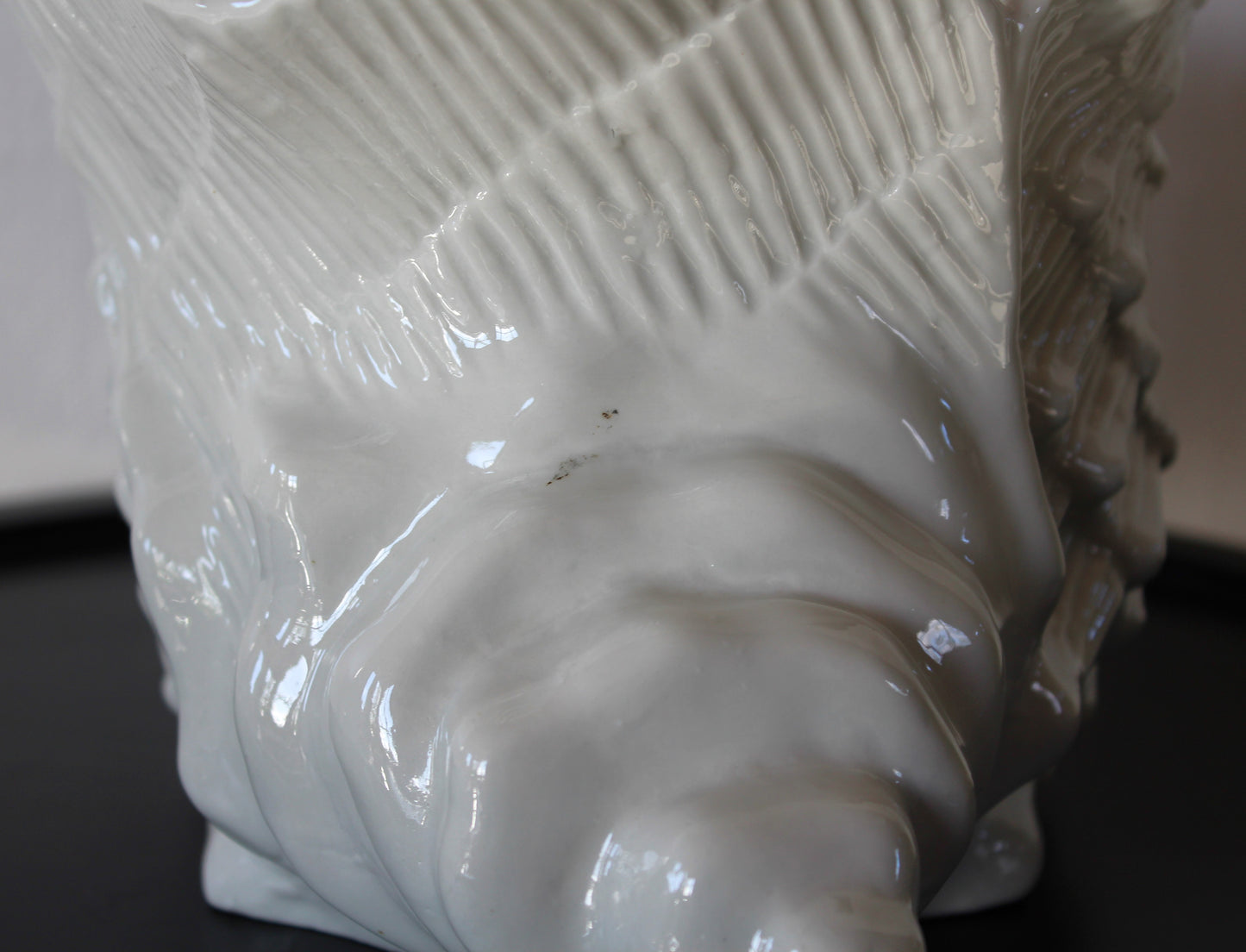 Secondhand - Hvid konkylie vase/potteskjuler
