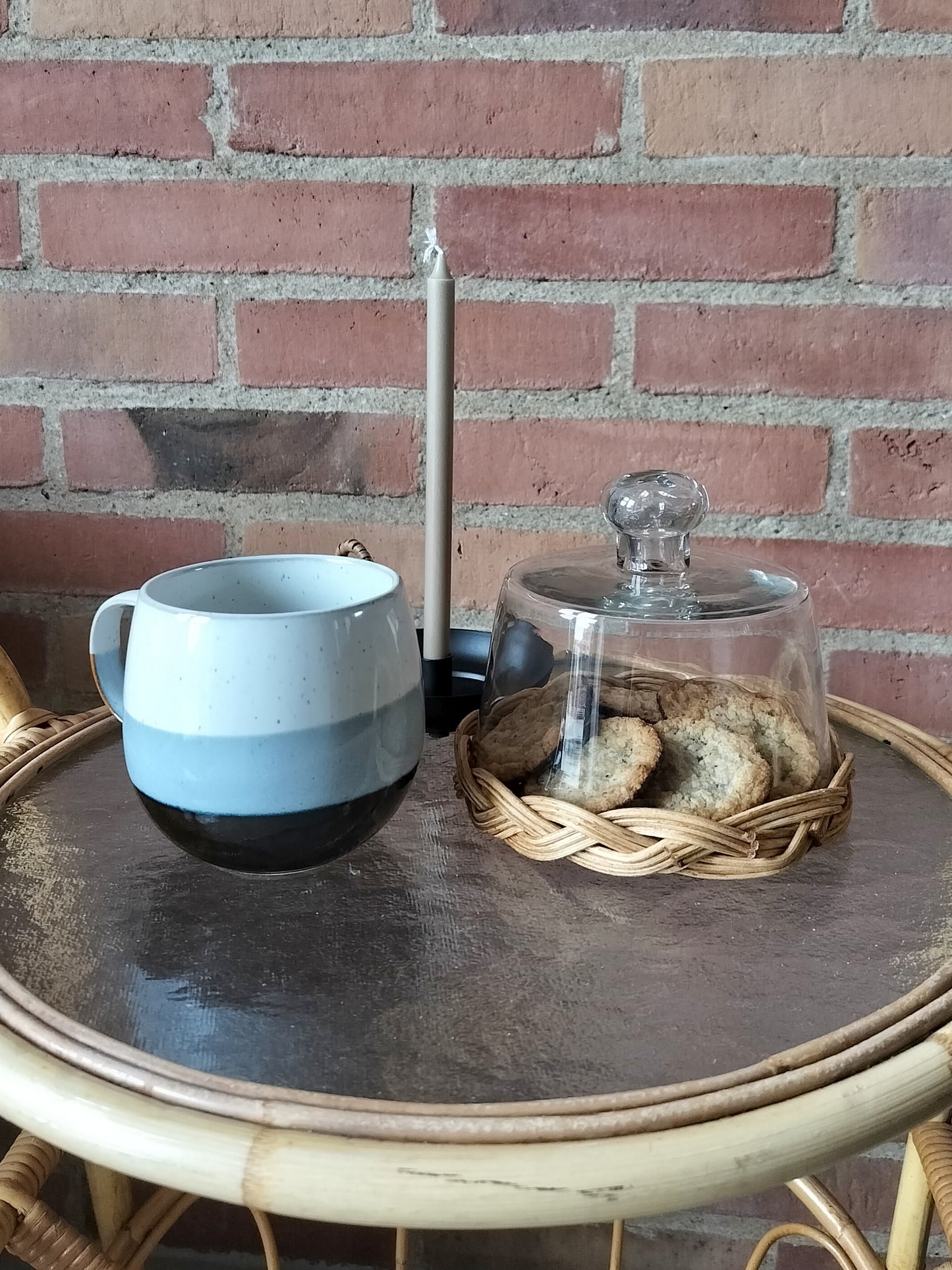 Ib Laursen - Glasklokke med rattanbund