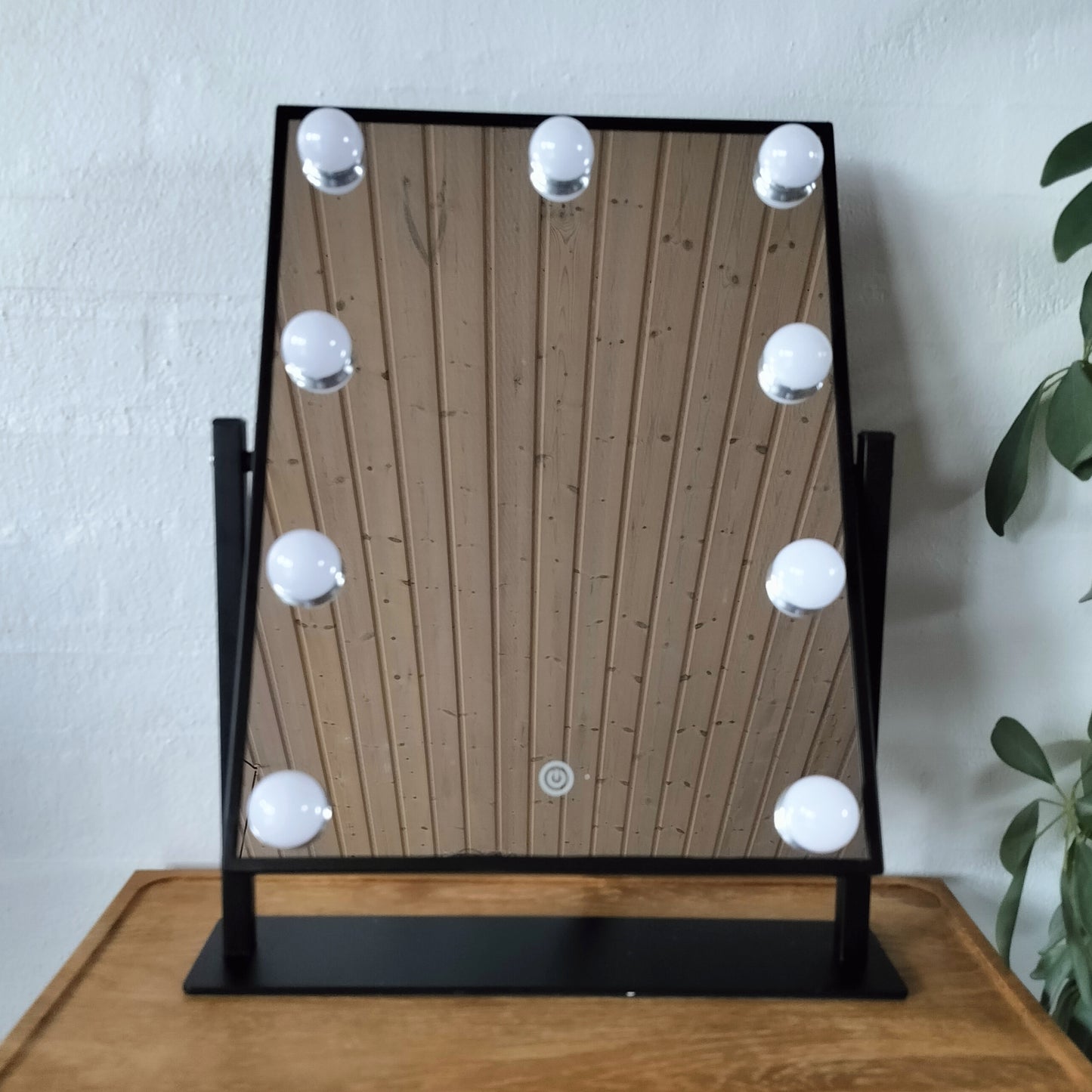 Make up spejl med 9 pærer (led lys) B 36 x H 46 cm