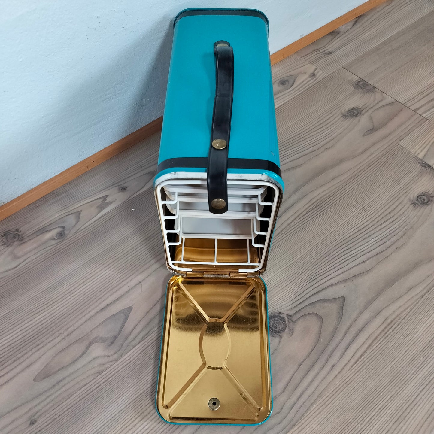 Secondhand - Retro madkasse med bakker