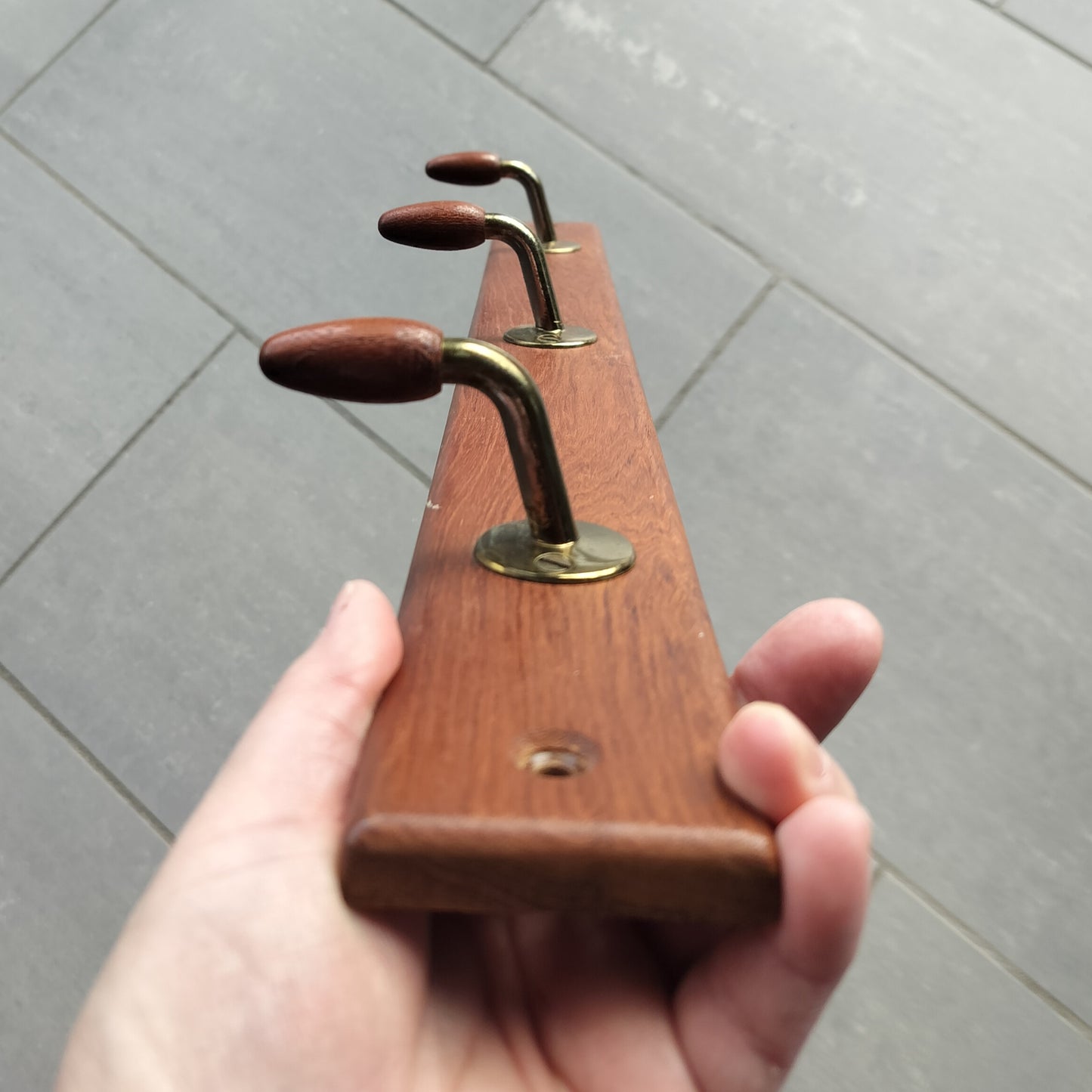 Secondhand - Teak knagerække med 3 knager med teak knop L 60 cm