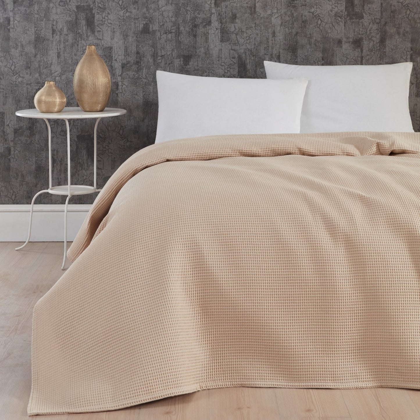 By Skagen - Sengetæppe Waffle Camel 220x220 cm