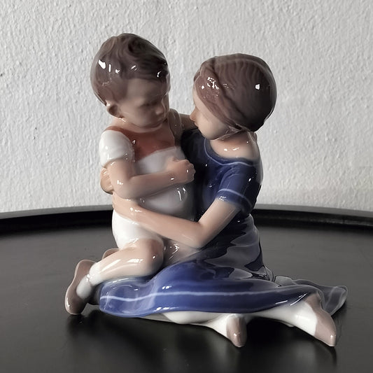 Secondhand - Bing og Grøndahl Figur nr. 1568 "LEGENDE BØRN"