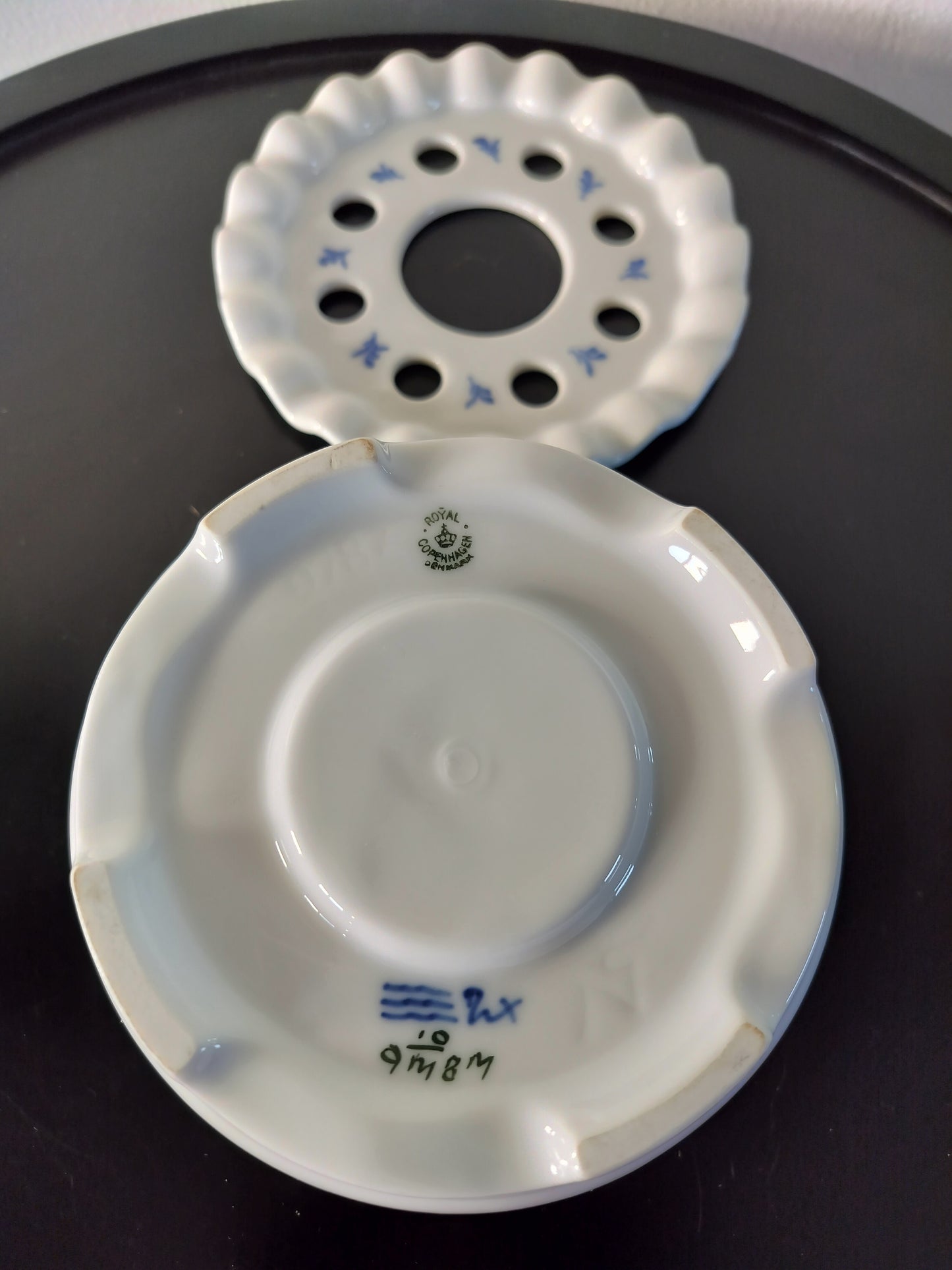 bunden af Secondhand - Blå blomst tevarmer nr. 10-9797