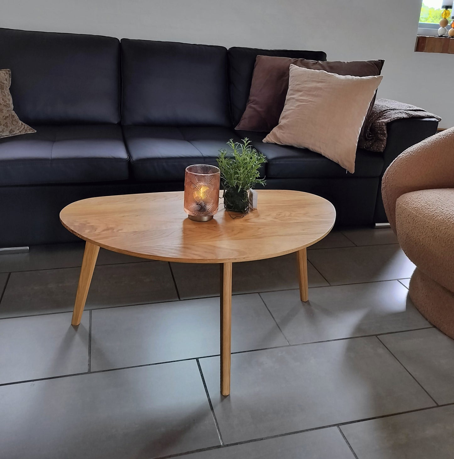 Egetræsbord bønneformet 40 x 85 x 48 cm