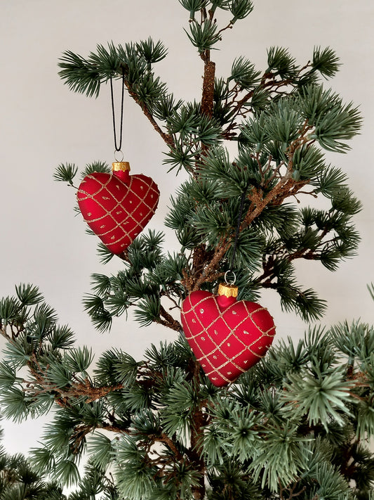 Julekugler - Røde hjerter med harlekin mønster 2 stk. B 8 x H 9 cm