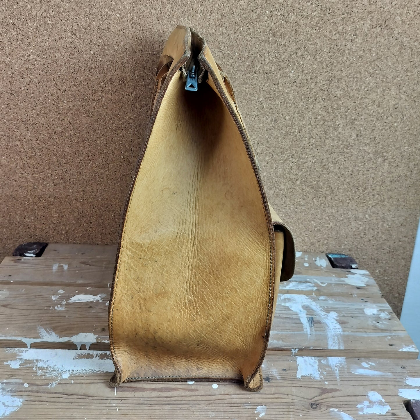 Secondhand - Shopper af kernelæder (patineret), fra anden side