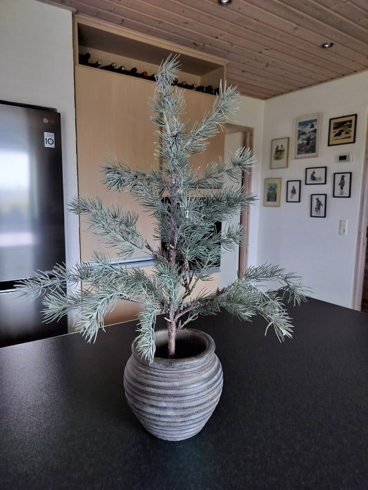 Potteskjuler i antik grøn med kunstigt cedertræ