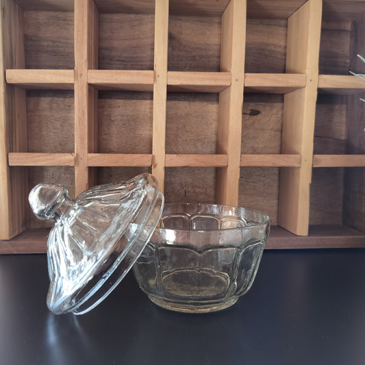 Ib Laursen - Bonbonniere i klart glas