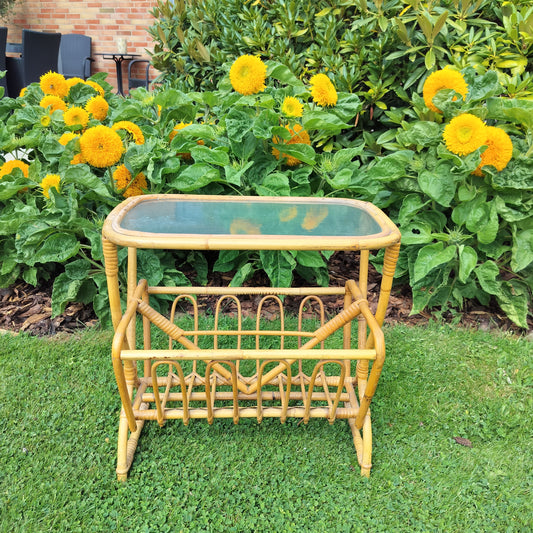 Secondhand - Bambus avisholder med matteret glasplade (5)