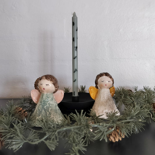 Små håndmalede engle i keramik Grøn/råhvid– sæt med 2 stk.  H 8 cm