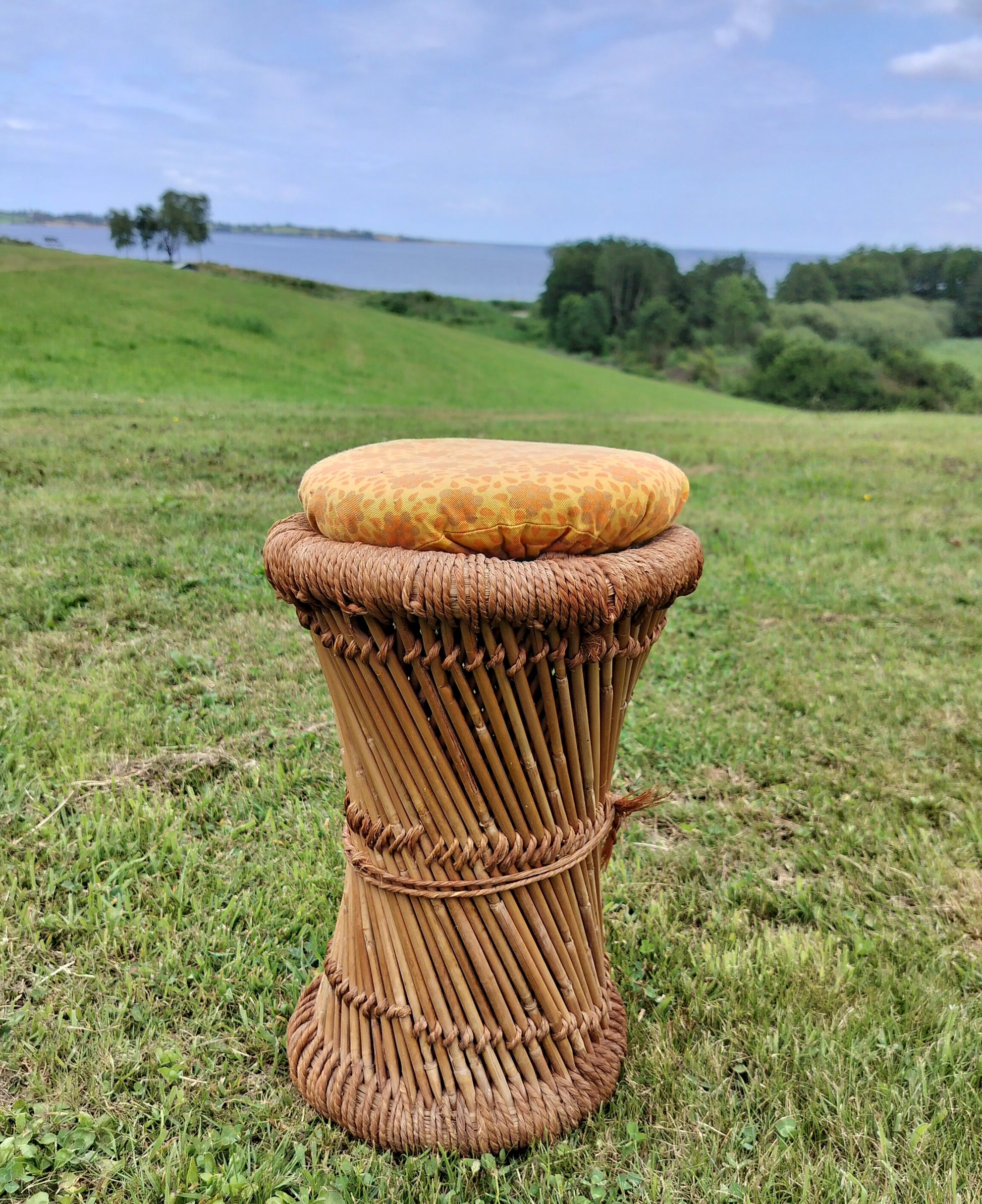 Secondhand - Retro elefantfod af bambus og flet Ø 24,5 x H 35,5 cm (lille)