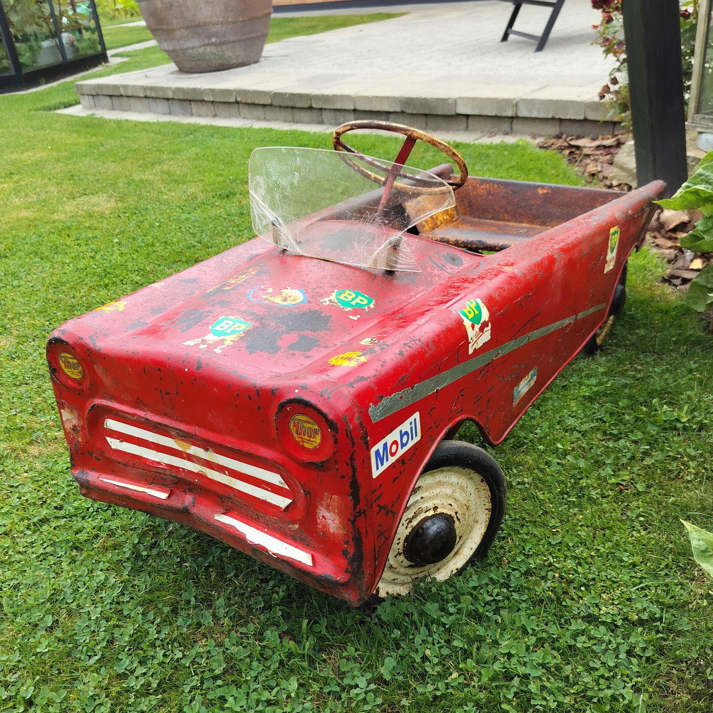 Secondhand - Gammel pedalbil