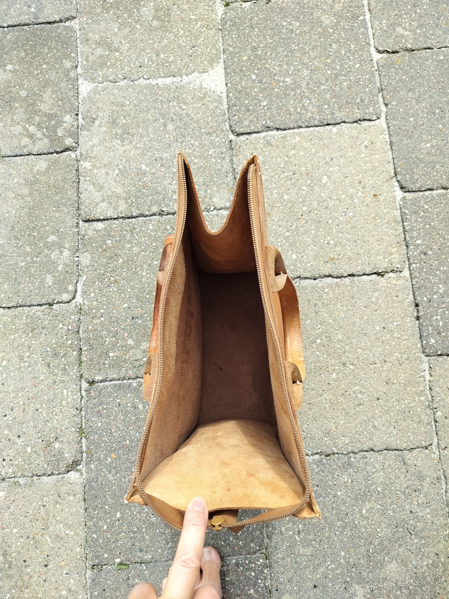 Secondhand - Shopper af kernelæder med lynlås