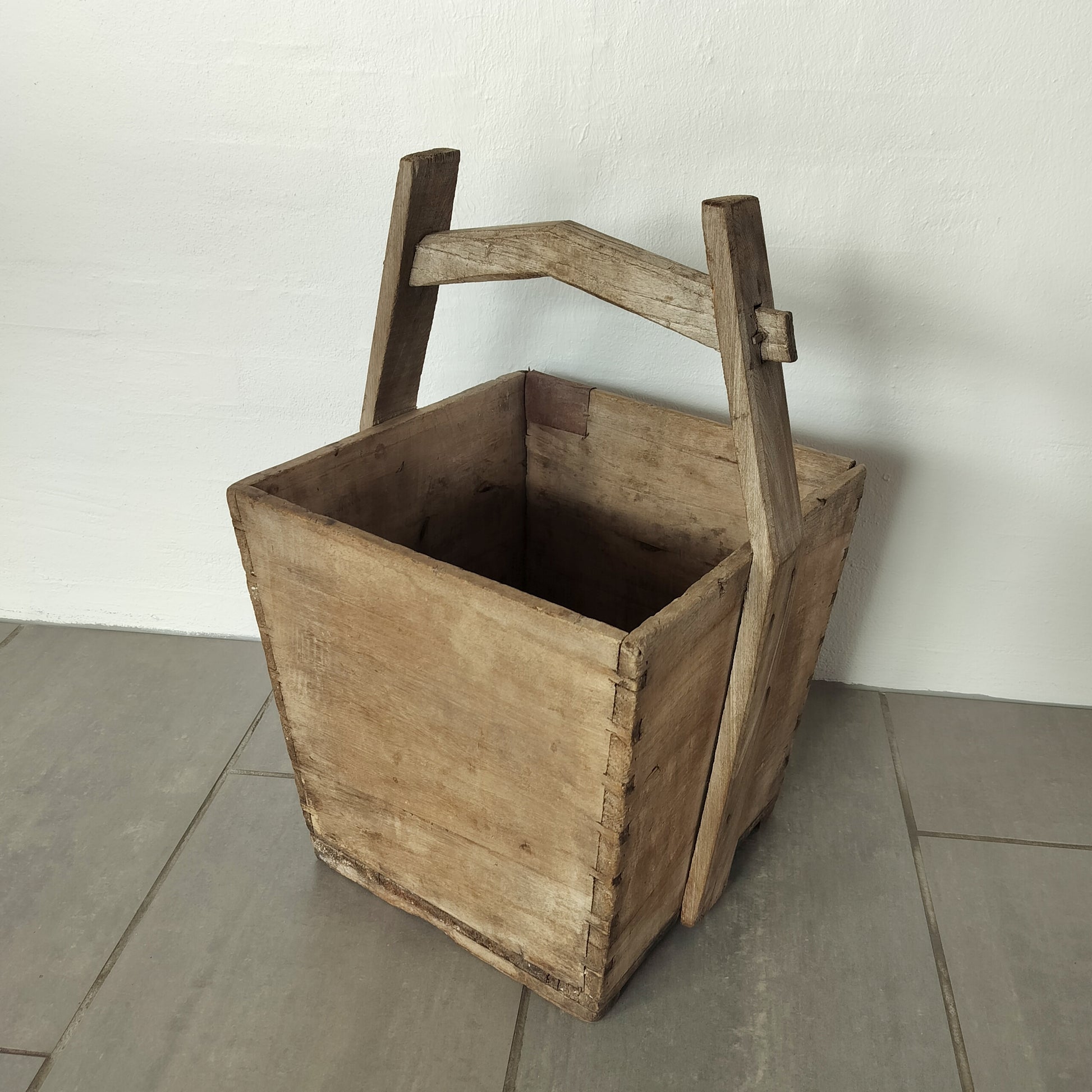 Kurv m. høj hank UNIKA