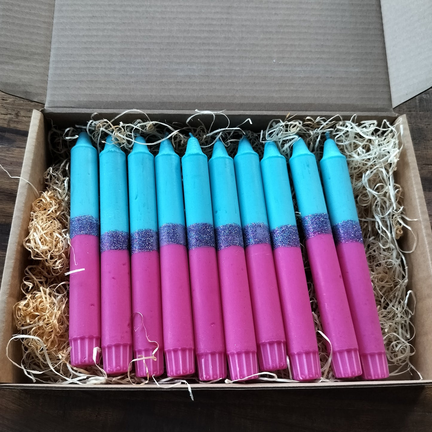 Stearinlys dip dye i turkis og pink farve + glimmer