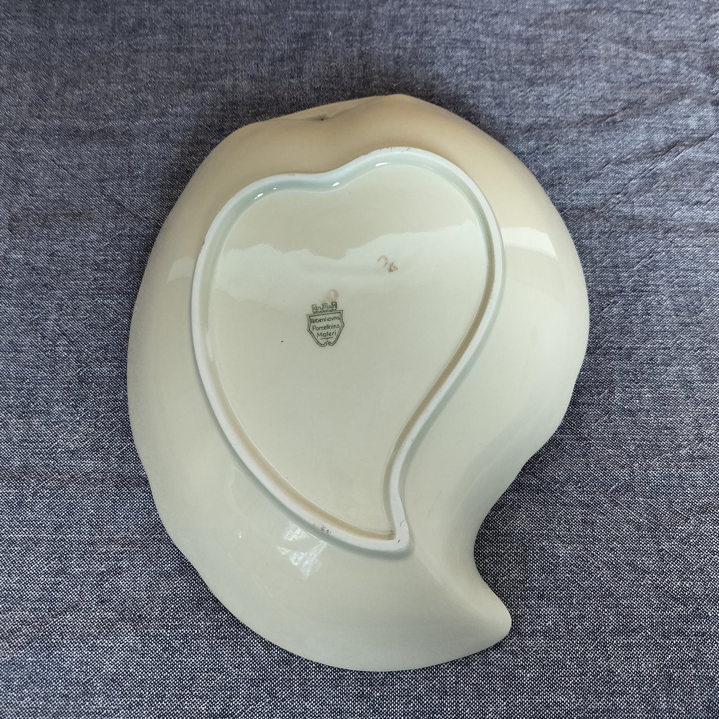Secondhand - Rosenborg bladformet fad 23,5 x 18,5 cm