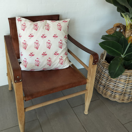 Ib Laursen - Pudebetræk Alberte hvid med blomster i pink 50 x 50 cm