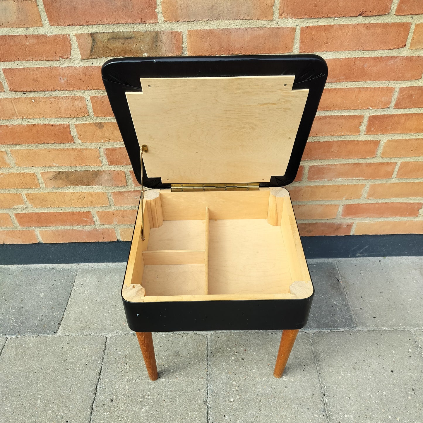 Secondhand - Skammel med opbevaring