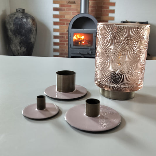 Secondhand - Lot med 3 stk. rosafarvede lysestager til forskellige lys