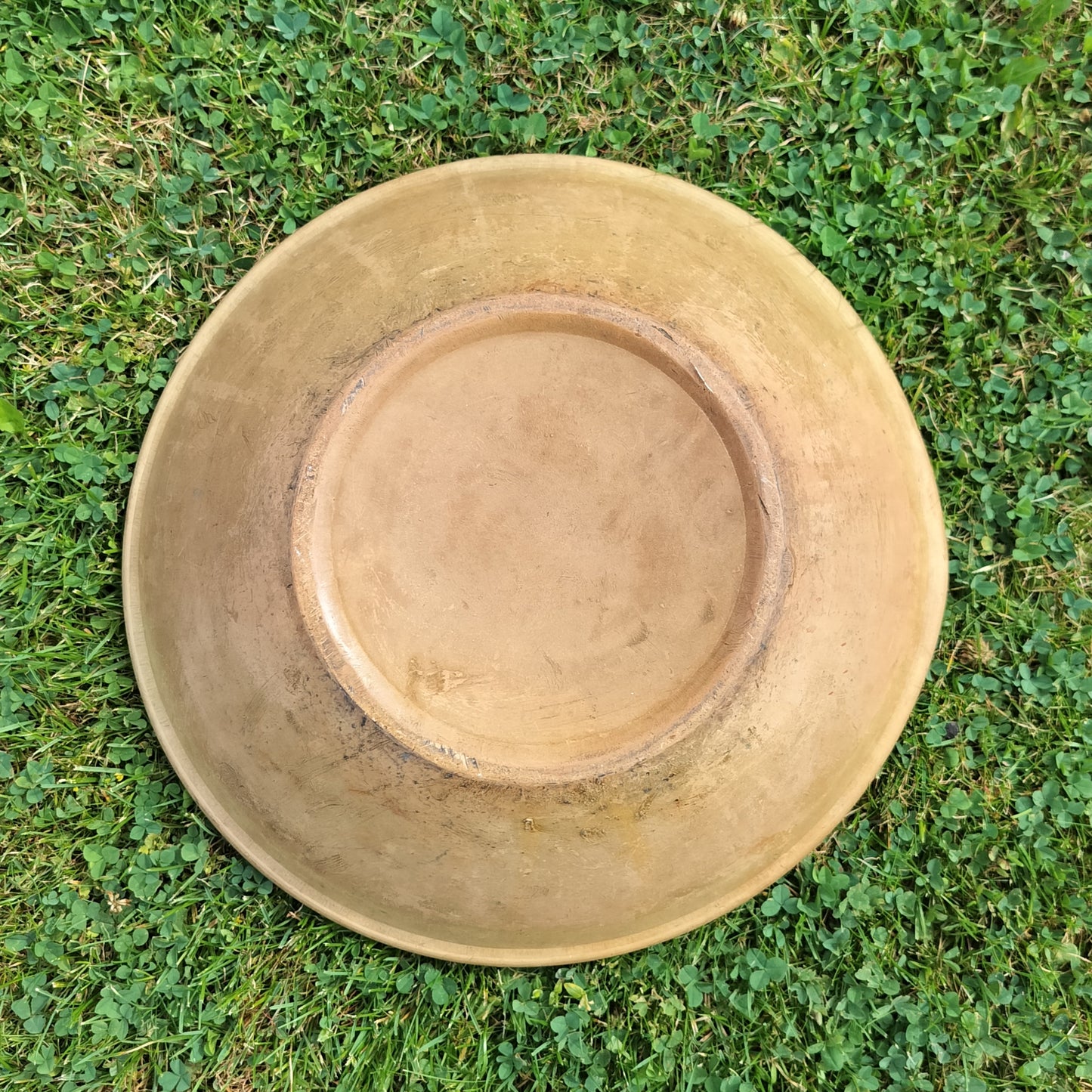 bunden af Secondhand - Gammelt lerfad Ø 33 cm