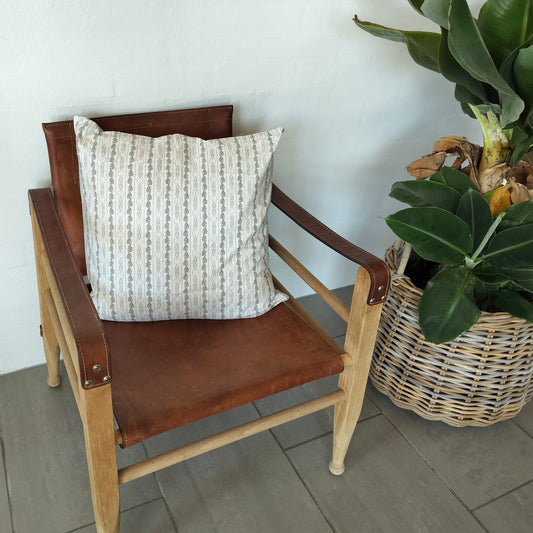 Ib Laursen - Pudebetræk Hvid med beige og grå mønster 50 x 50 cm