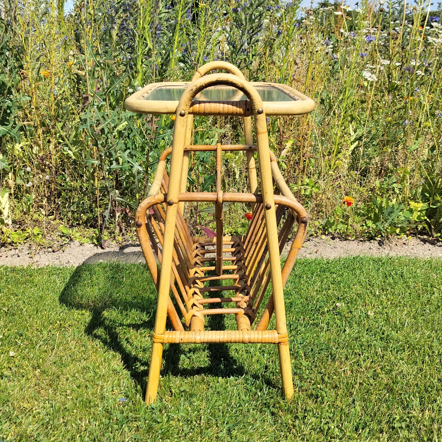 Secondhand - Bambus avisholder med matteret glasplade (4)