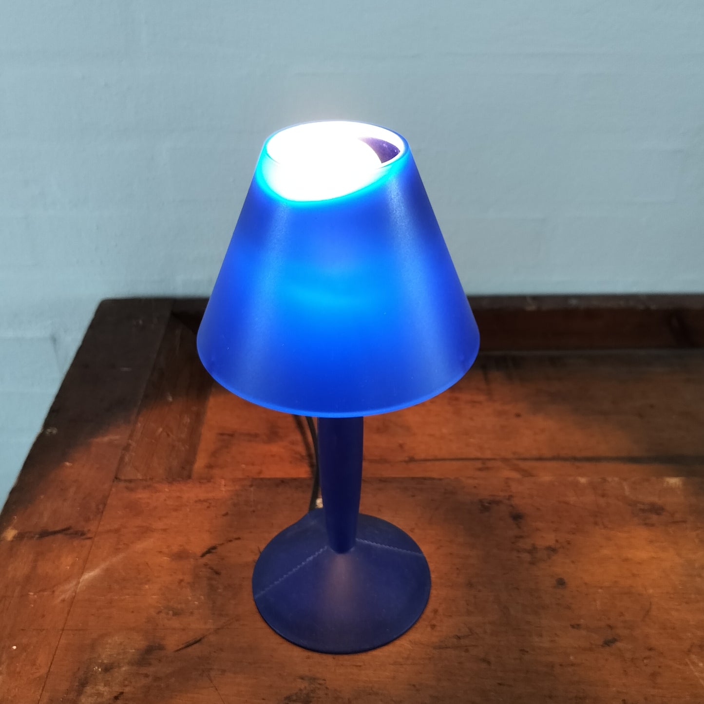 Secondhand - FLOS Miss SISSI bordlampe i blå