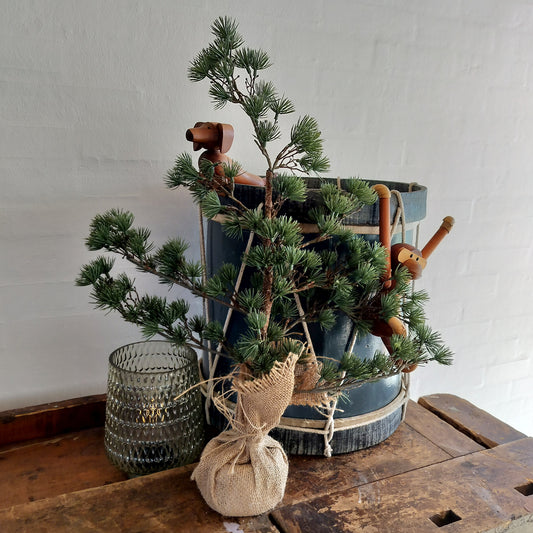 Ib Laursen - Kunstigt Cedertræ m/ jutefod H 60cm