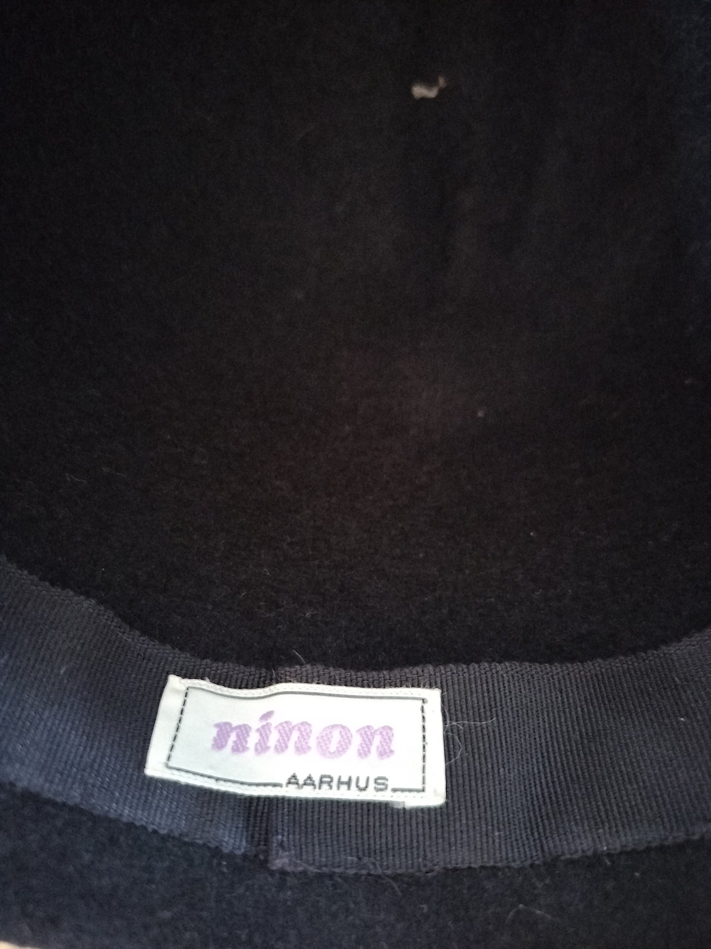 Secondhand - Uld hat fra Ninon Aarhus