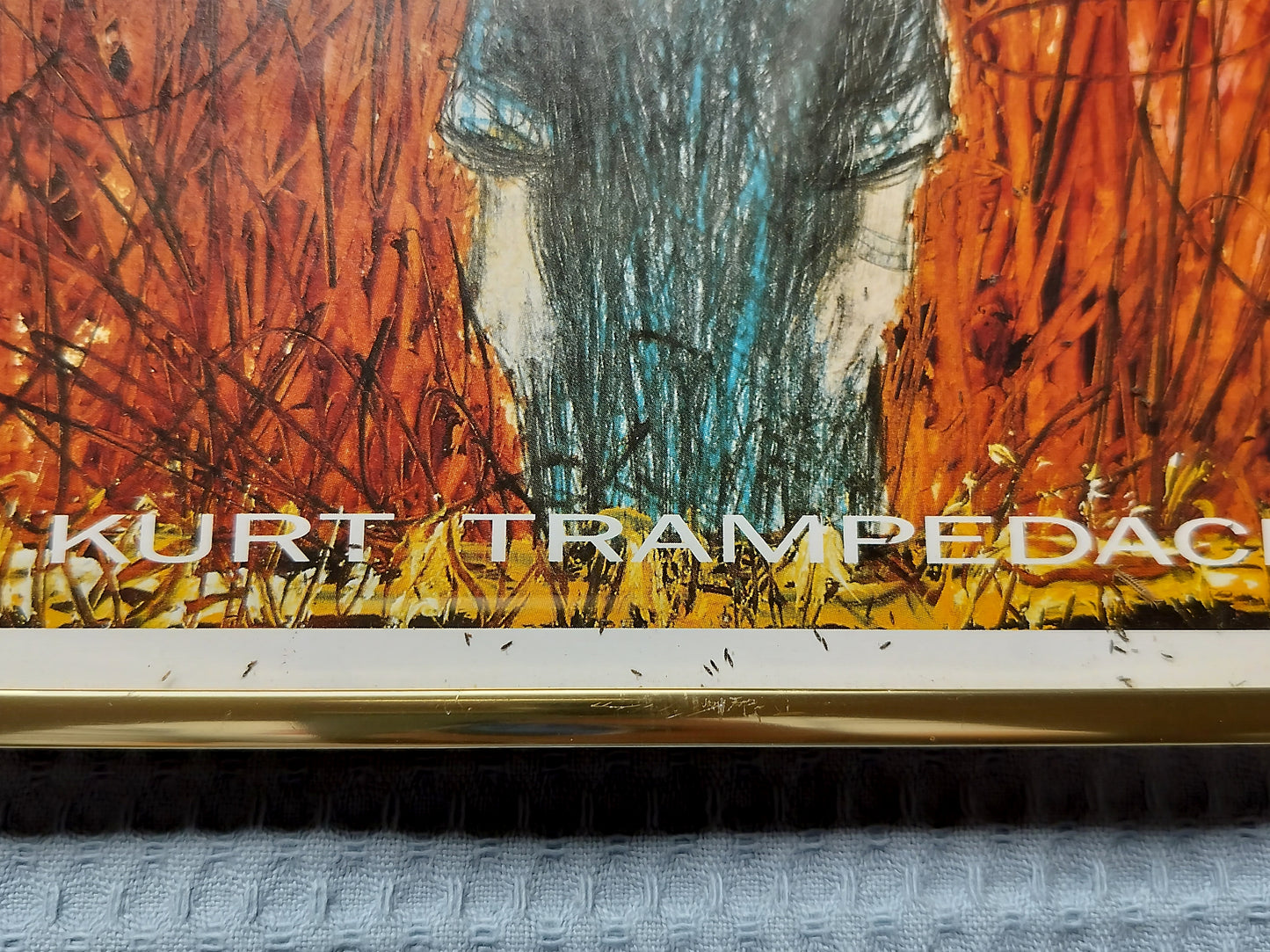 Secondhand - Indrammet Kurt Trampedach plakat ed små sorte dyr bag glas