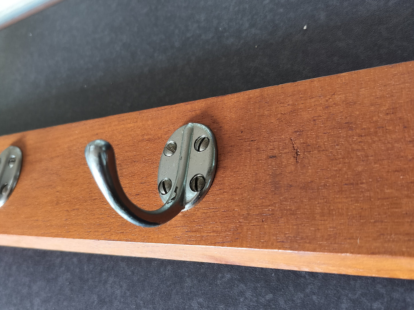 Secondhand - knagerække med hattehylde B 60 x D 24 x H 7 cm