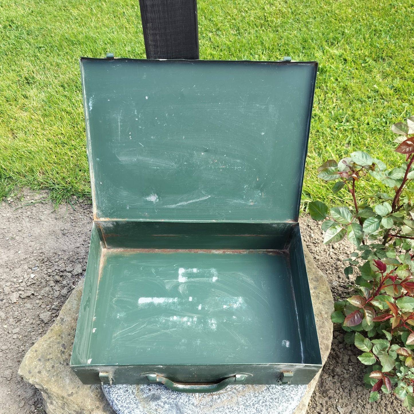 Secondhand - Gammel grøn metalkasse